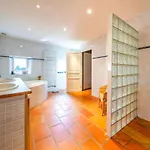 בית נופש Mansion With Swimming Pool *