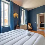 Mansion With Swimming Pool בית נופש