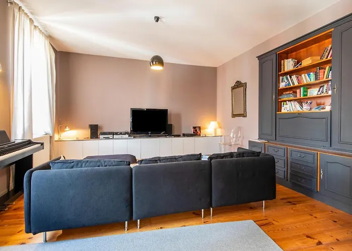 Mansion With Swimming Pool *