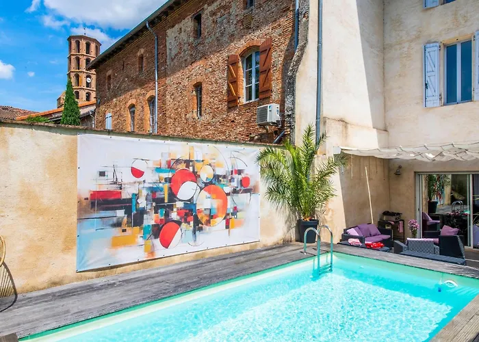 Mansion With Swimming Pool Дом отдыха *