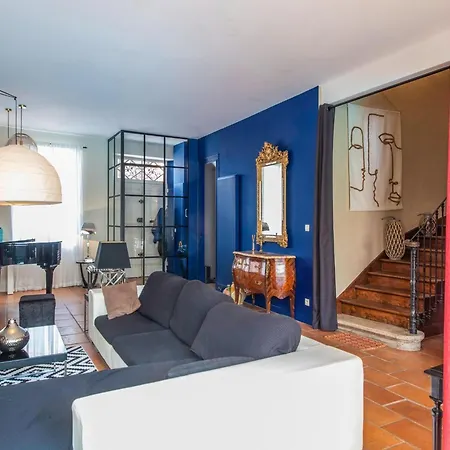 Σπίτι διακοπών Mansion With Swimming Pool Buzet-sur-Tarn