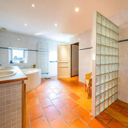 Σπίτι διακοπών Mansion With Swimming Pool *