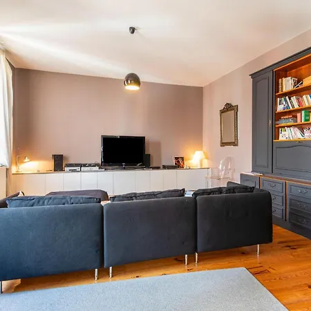 Mansion With Swimming Pool *