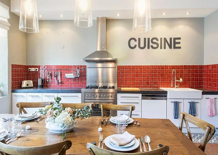 Mansion With Swimming Pool 펜션