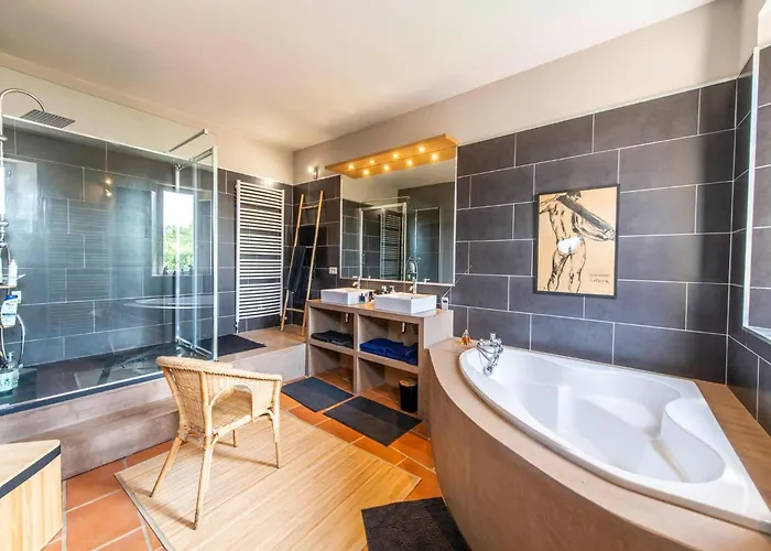 Mansion With Swimming Pool 펜션 Buzet-sur-Tarn