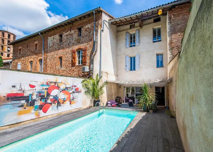 Mansion With Swimming Pool * Buzet-sur-Tarn